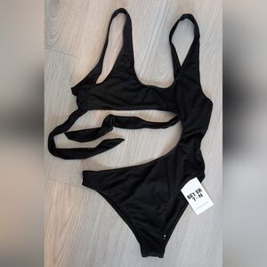 NWT Better Tan Tan-through Le Morne One Piece Size M Color Black
